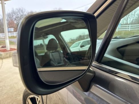 Used 2020 Subaru Forester Touring image 38