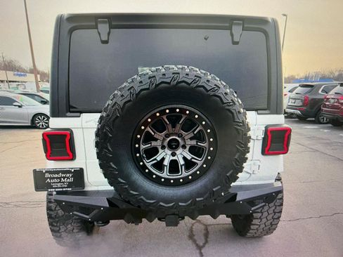 Used 2018 Jeep Wrangler Unlimited Sport S AWD/4WD image 4
