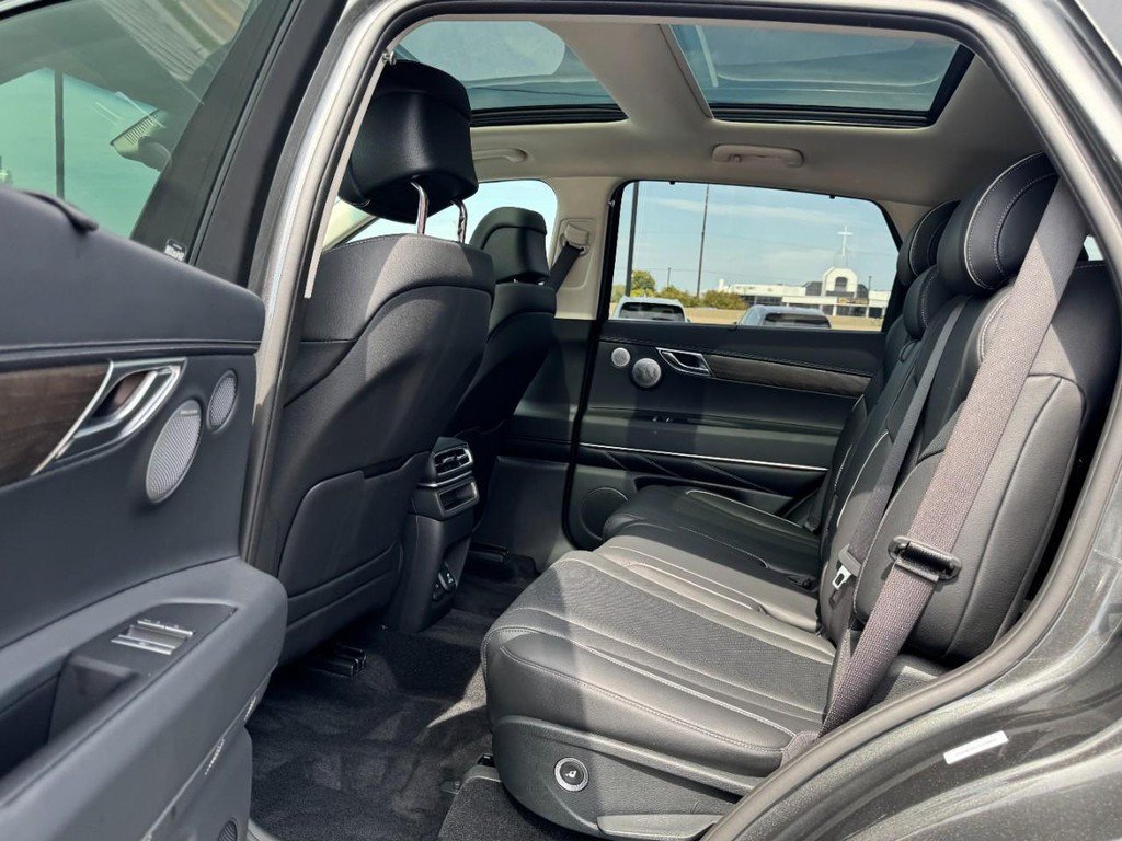 Certified 2026 Genesis GV80 2.5T Advanced AWD/4WD image 10