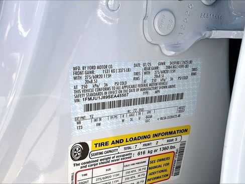 Used 2025 Ford Expedition Active AWD/4WD image 36