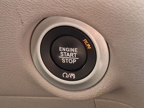 Used 2024 Chrysler Voyager LX FWD image 23