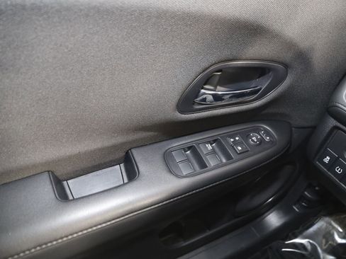 Used 2021 Honda HR-V LX image 23