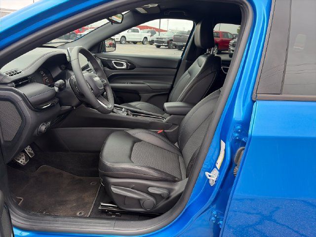 Used 2026 Jeep Compass Latitude AWD/4WD image 9
