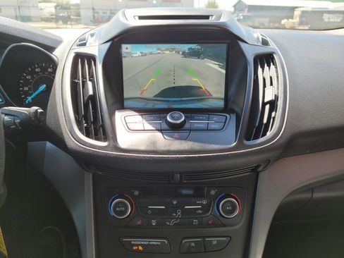 Used 2018 Ford Escape SE w/ SE Sync 3 Package AWD/4WD image 11