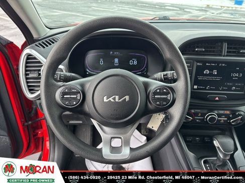 Used 2025 Kia Soul LX image 14