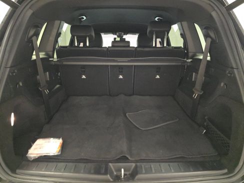 Used 2021 Mercedes-Benz GLB 250 w/ Premium Package image 13