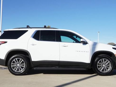 Used 2023 Chevrolet Traverse LT FWD image 10