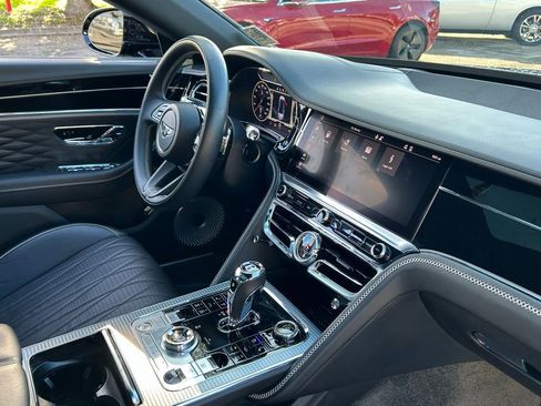 Used 2021 Bentley Flying Spur V8 image 36