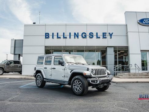 Used 2024 Jeep Wrangler Unlimited Sahara AWD/4WD image 1