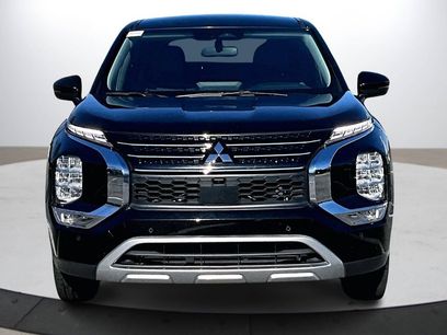 Used 2024 Mitsubishi Outlander SE