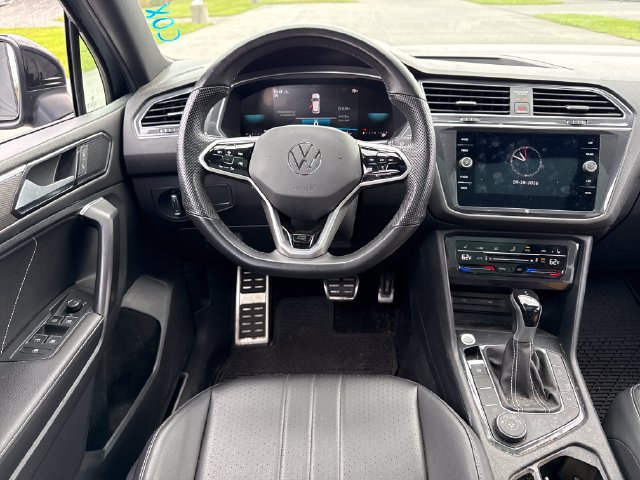 Certified 2023 Volkswagen Tiguan SE R-Line AWD/4WD image 20