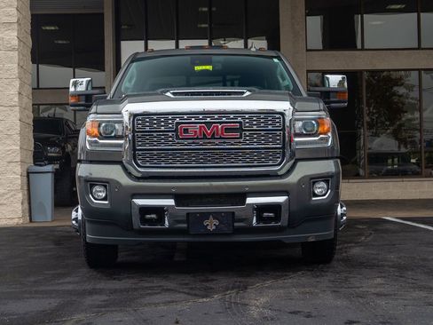 Used 2018 GMC Sierra 3500 Denali w/ Duramax Plus Package image 12