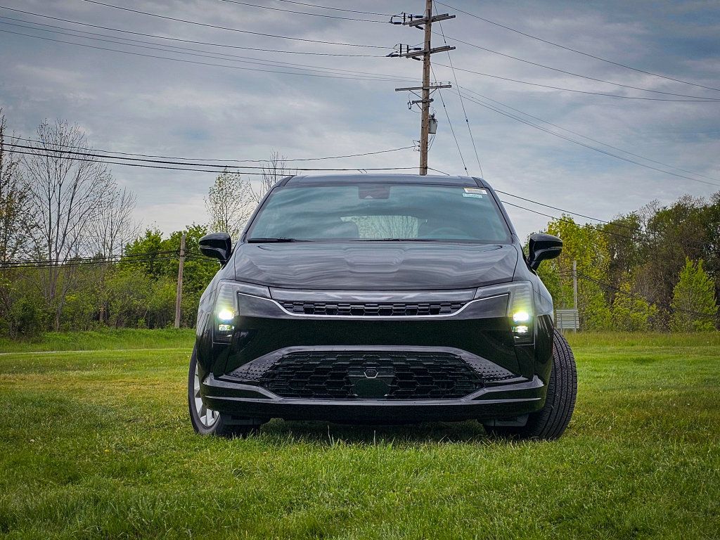 New 2027 Chrysler Pacifica Select AWD/4WD image 8