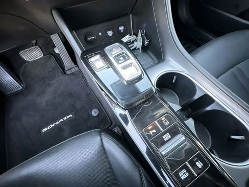 Used 2022 Hyundai Sonata Limited image 16