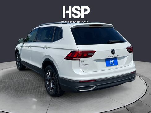 Used 2023 Volkswagen Tiguan SE FWD image 3