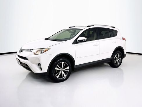 Used 2016 Toyota RAV4 XLE FWD image 2