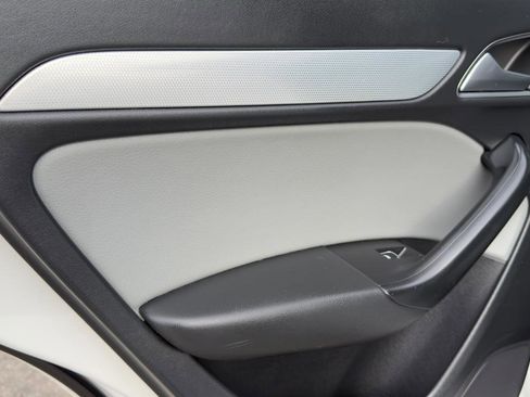 Used 2018 Audi Q3 2.0T Premium w/ Convenience Package image 38