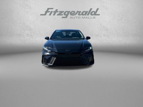 Used 2026 Toyota Camry SE FWD image 2