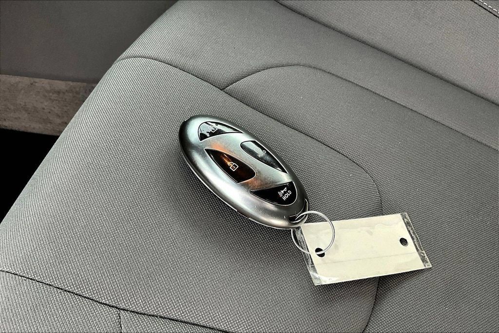 Used 2024 Hyundai Elantra Blue FWD image 37