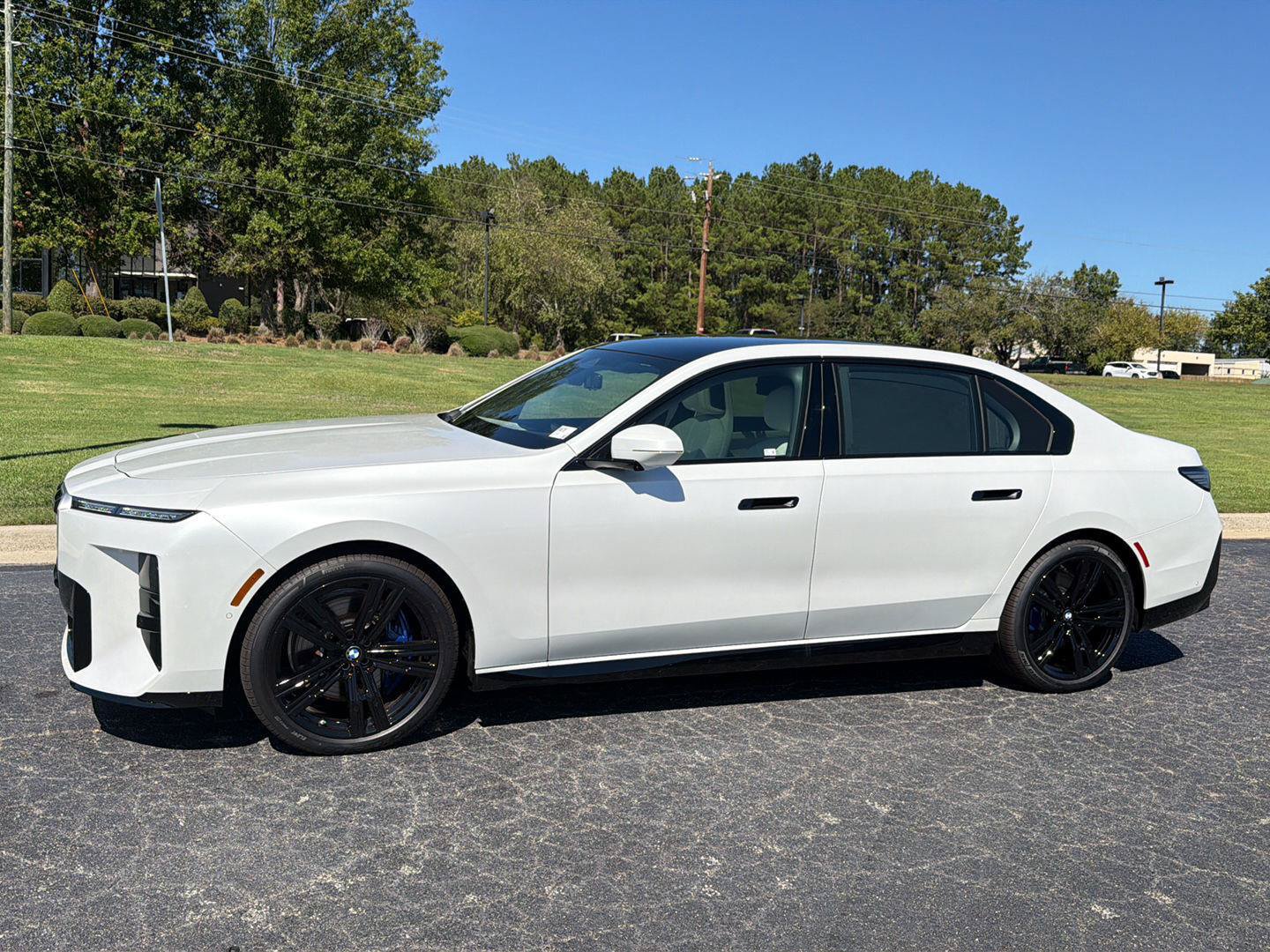 New 2027 BMW 740i RWD image 3