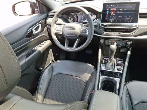 Used 2023 Jeep Compass Latitude w/ Sun and Sound Group AWD/4WD image 14