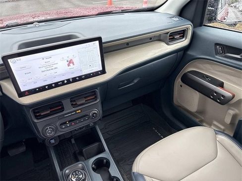 Certified 2025 Ford Maverick Lariat w/ 4K Tow Package image 15