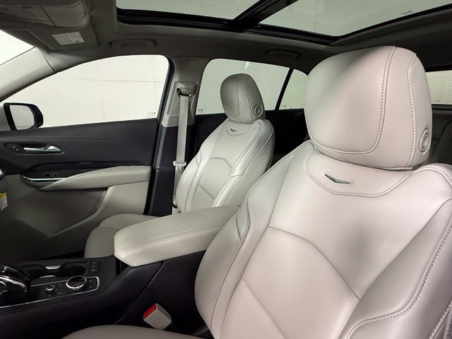 Certified 2023 Cadillac XT4 Premium Luxury FWD image 7