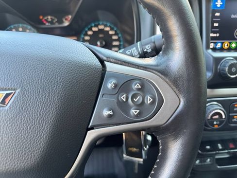 Used 2022 Chevrolet Colorado Z71 w/ Z71 Midnight Edition AWD/4WD image 21