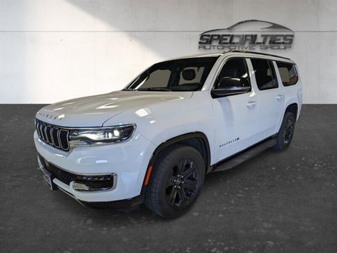 Used 2025 Jeep Wagoneer L Series II w/ 8-pass Seating Package AWD/4WD image 5