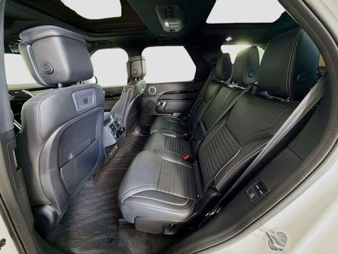 Certified 2023 Land Rover Discovery Metropolitan Edition AWD/4WD image 27