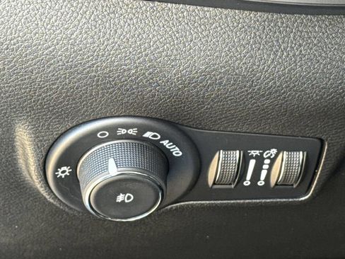 Used 2025 Jeep Compass Limited AWD/4WD image 21