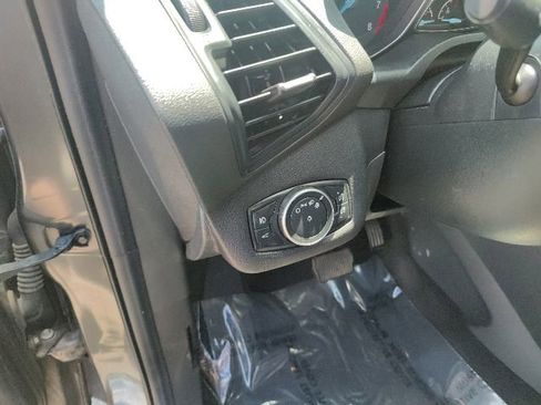 Used 2018 Ford Escape SE w/ SE Sync 3 Package FWD image 31