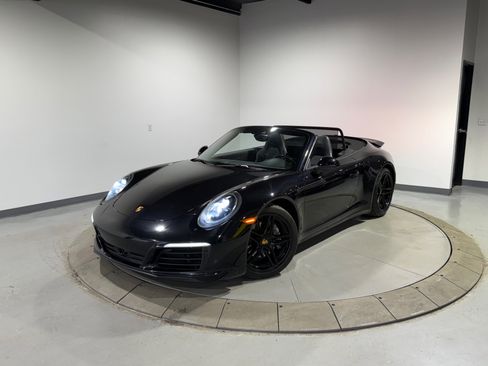 Used 2017 Porsche 911 Carrera image 5