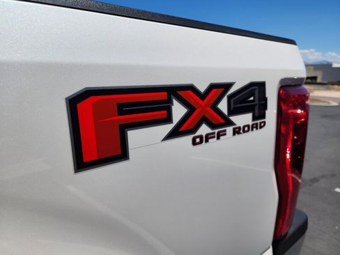 Used 2018 Ford F250 Lariat w/ Lariat Value Package AWD/4WD image 16