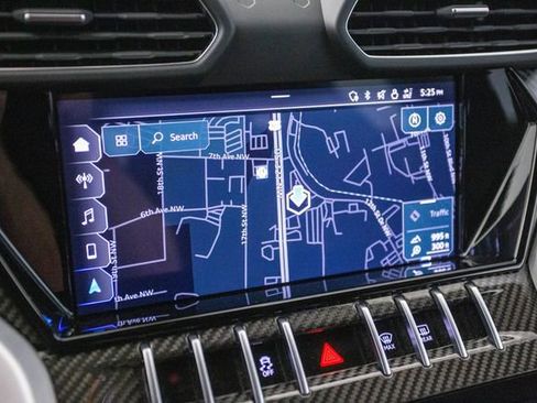 Used 2022 Lamborghini Urus image 54