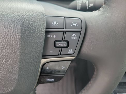 Used 2025 Toyota Camry XLE AWD/4WD image 21