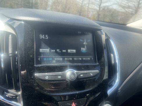 Used 2017 Chevrolet Cruze Premier image 21