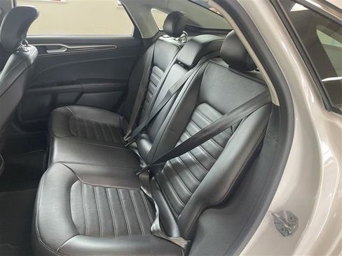 Used 2014 Ford Fusion SE w/ Equipment Group 202A FWD image 31