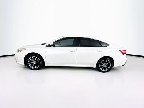Used 2018 Toyota Avalon XLE Premium FWD image 6