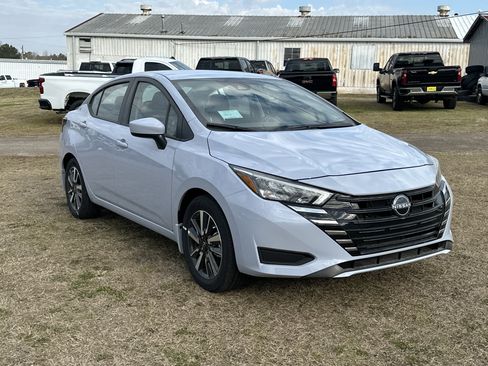 New 2025 Nissan Versa SV w/ Trunk Package image 3