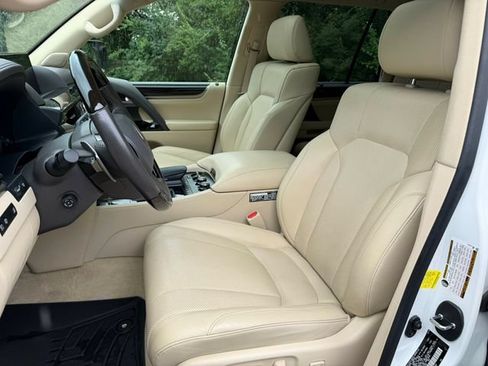 Used 2018 Lexus LX 570 4WD image 14