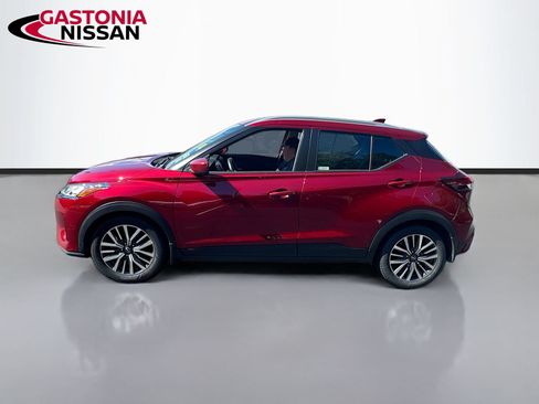 Used 2023 Nissan Kicks SV w/ Interior Electronics Package FWD image 5