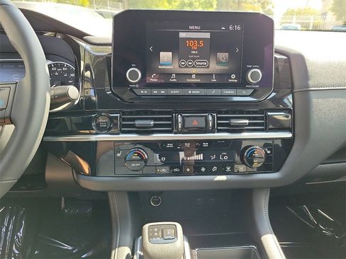 New 2025 Nissan Pathfinder SV image 9