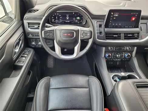 Used 2023 GMC Yukon SLT image 16