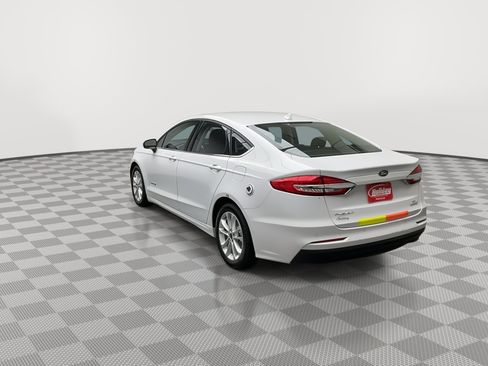 Used 2019 Ford Fusion SE FWD image 34