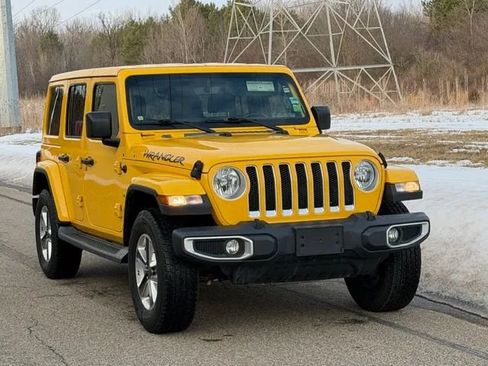 Used 2020 Jeep Wrangler Unlimited Sahara w/ Uconnect 4C Nav & Sound Group AWD/4WD image 31