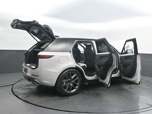 New 2026 Land Rover Range Rover Sport Dynamic SE AWD/4WD image 36