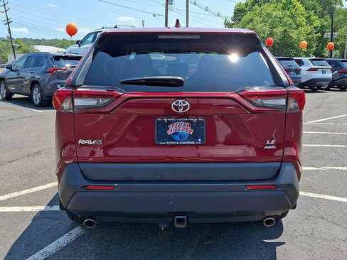 Certified 2022 Toyota RAV4 LE AWD/4WD image 5