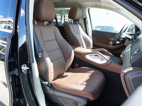 Certified 2024 Mercedes-Benz GLS 450 4MATIC image 9