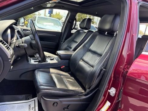 Used 2018 Jeep Grand Cherokee Limited w/ Trailer Tow Group IV AWD/4WD image 14